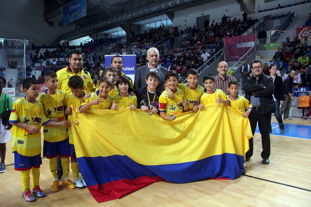 Colombia, equipo campeón del III Torneo Intercultural 1 (Copiar)
