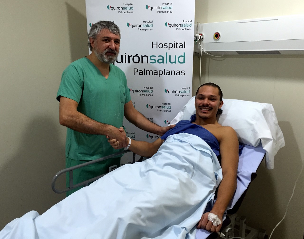 Miguel Mas y Helinho tras la operación 1 (Copy)