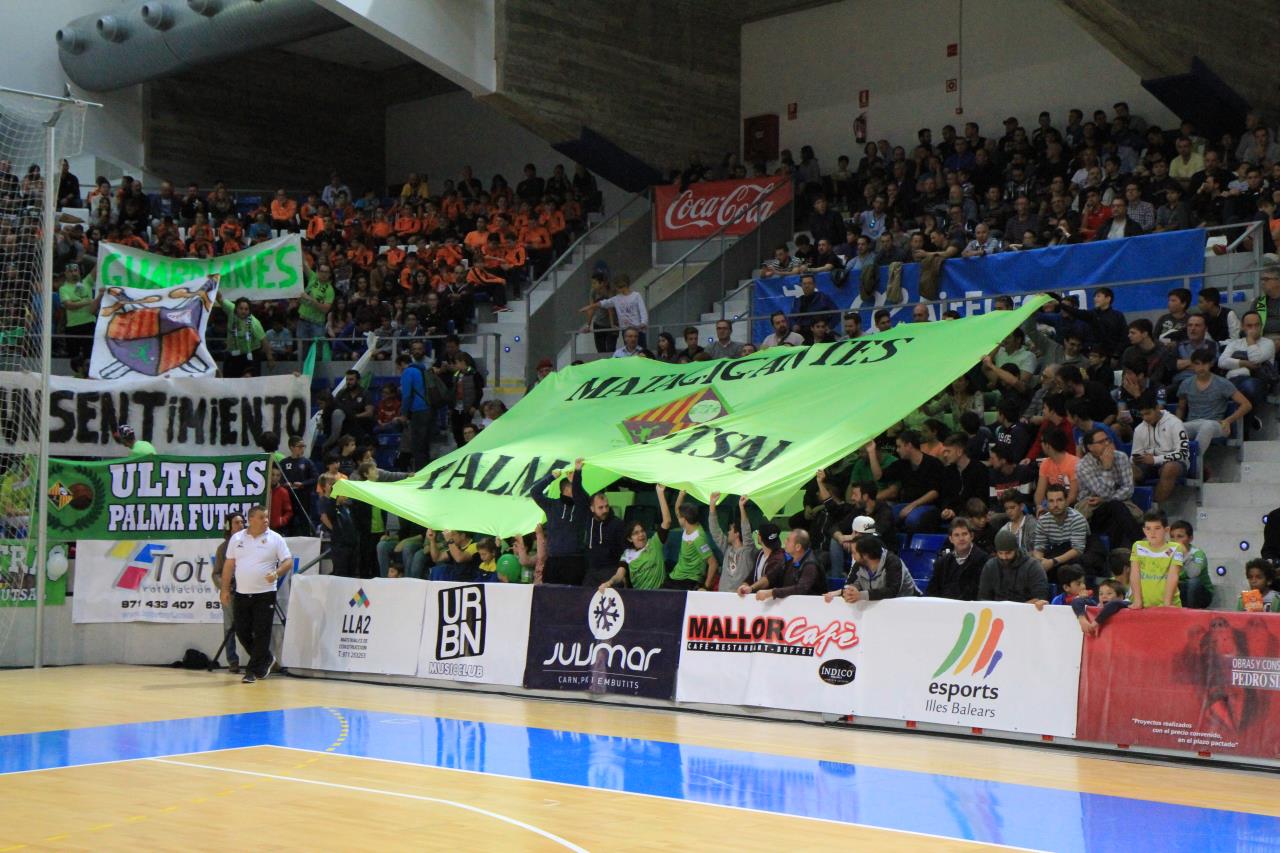 La afición del Palma Futsal responde en Son Moix y fuera