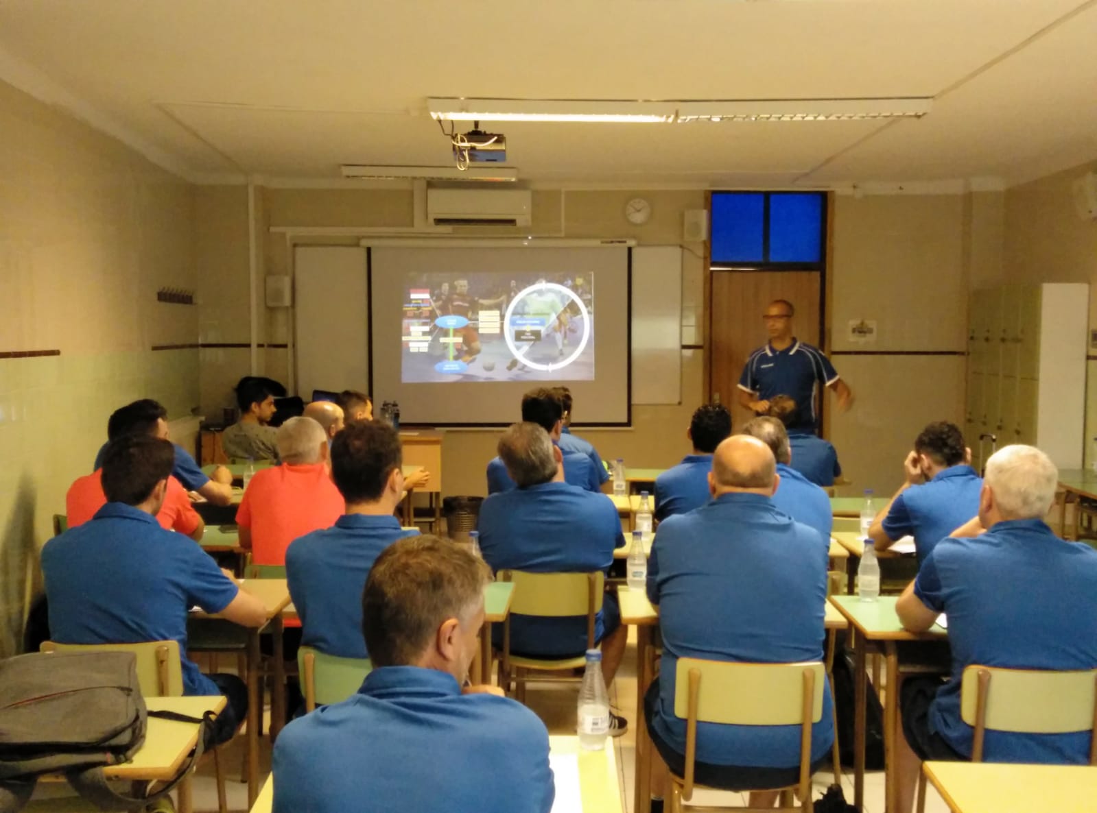 Vadillo imparte un clínic para entrenadores de fútbol sala en Mallorca (5)