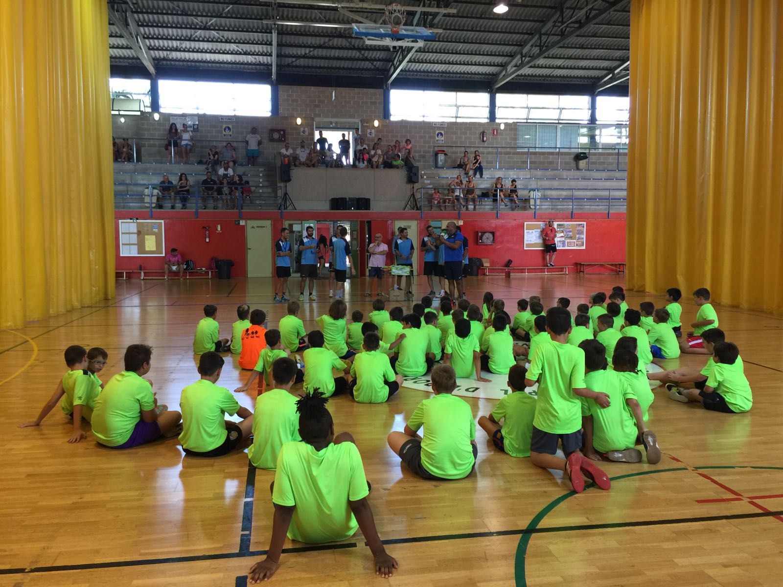Éxito de los campus del Palma Futsal con la entrega de diplomas en Alcúdina, Manacor y Son Ferrer (1)