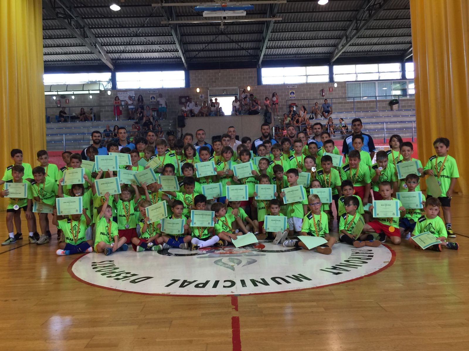 Éxito de los campus del Palma Futsal con la entrega de diplomas en Alcúdina, Manacor y Son Ferrer (4)