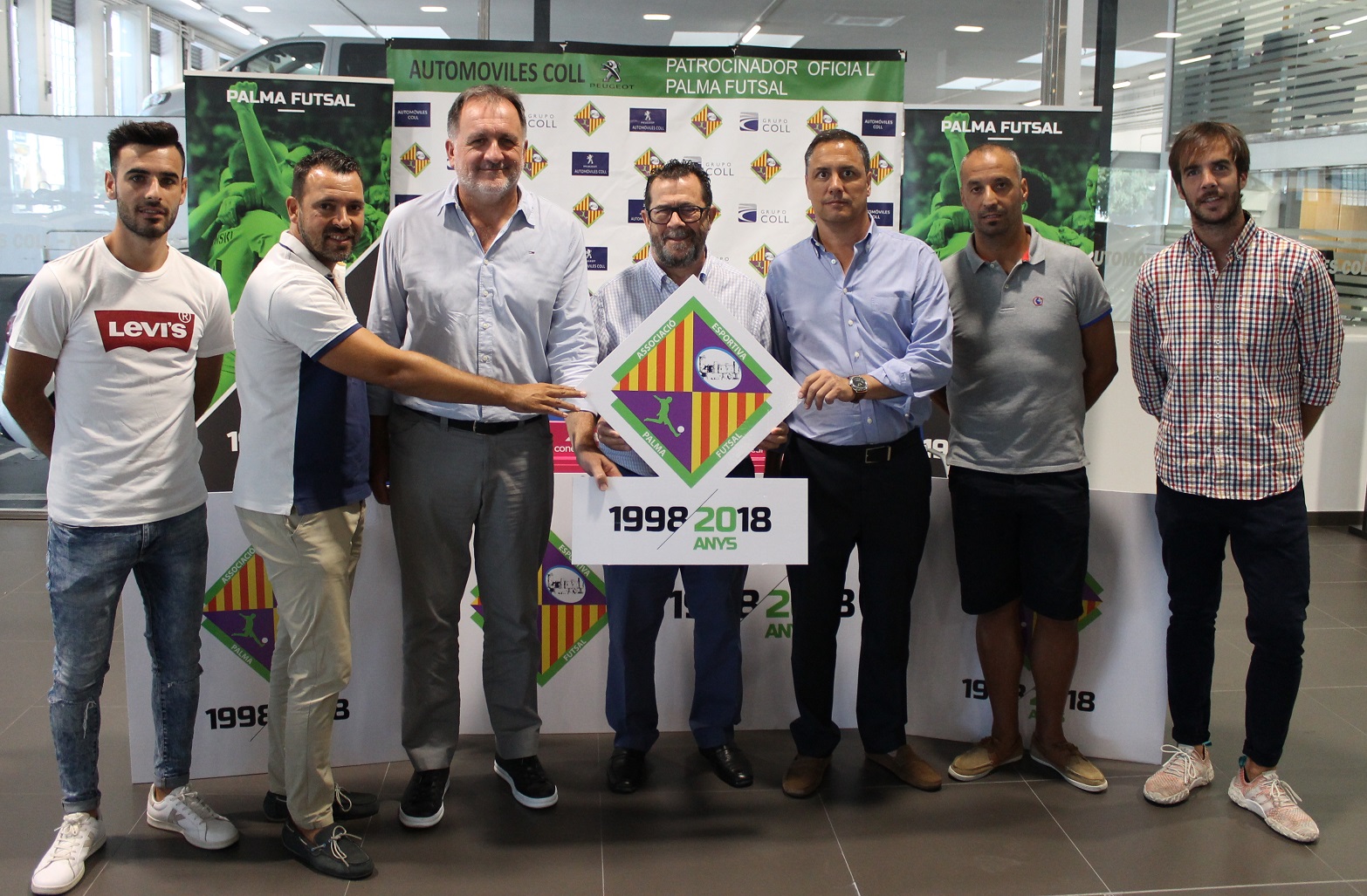 web El Palma Futsal presentó los actos del 20 aniversario en las instalaciones de Automóviles Coll (1)